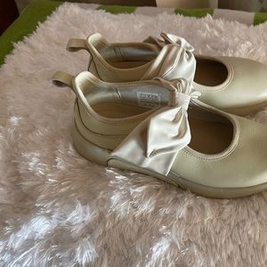 Women Mark Nason Bow sneaker US 6